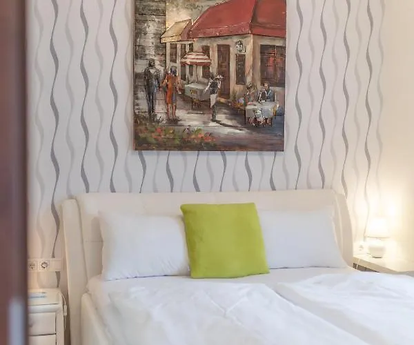 Отель Solar I By Bltn